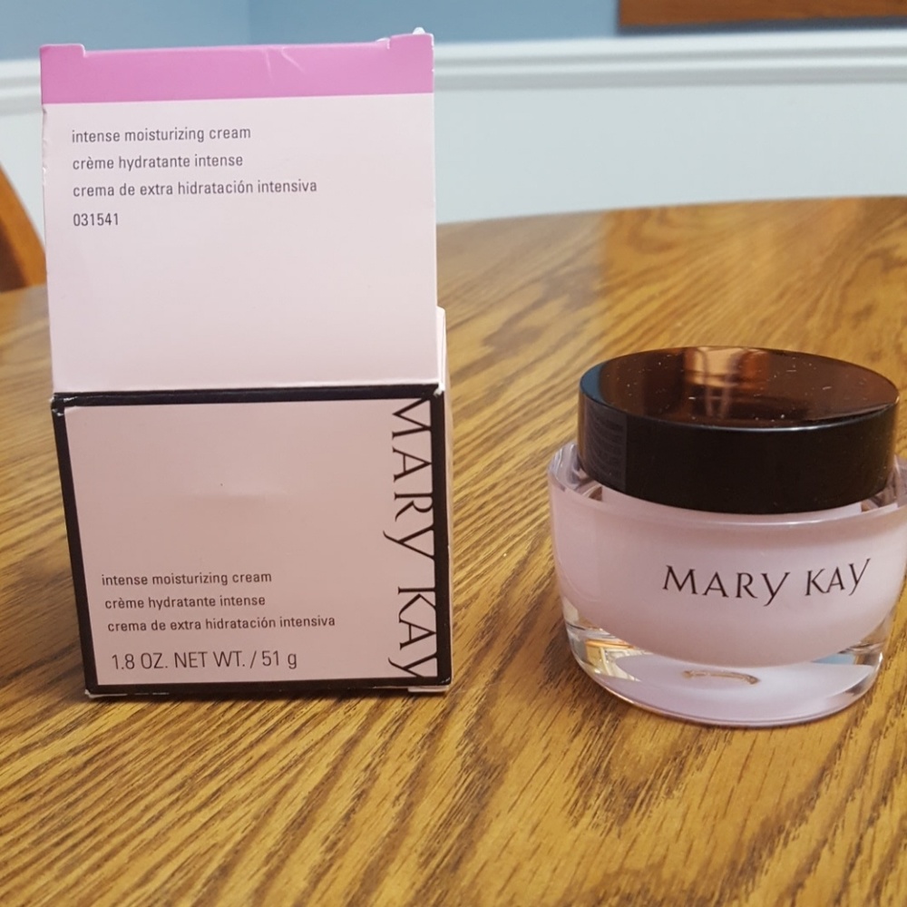 Mary Kay Intense moisturizing cream